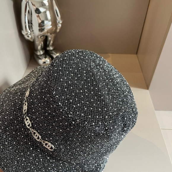 Chanel bucket hat - Picture 5 of 9